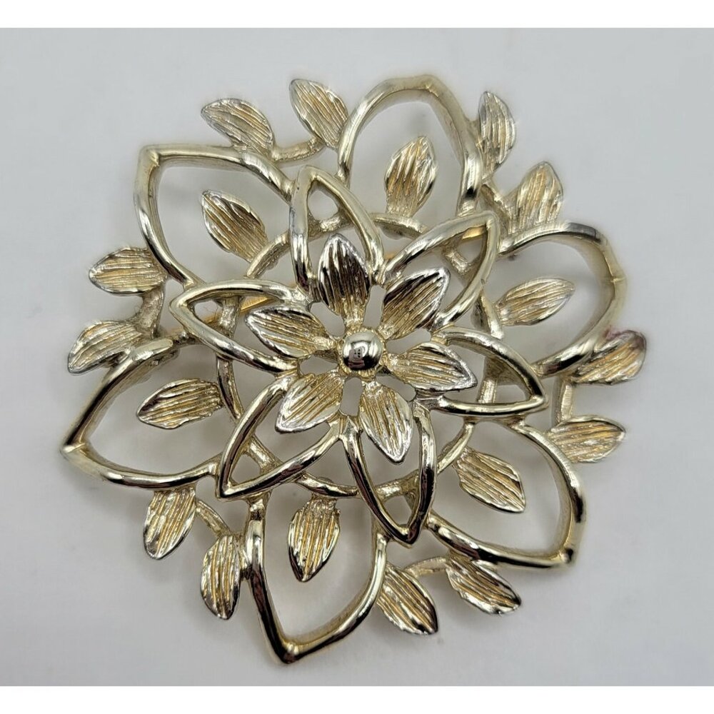 Vintage Signed Sarah Coventry Flower Brooch Gold Tone Mandala Design Floral‎ Pin